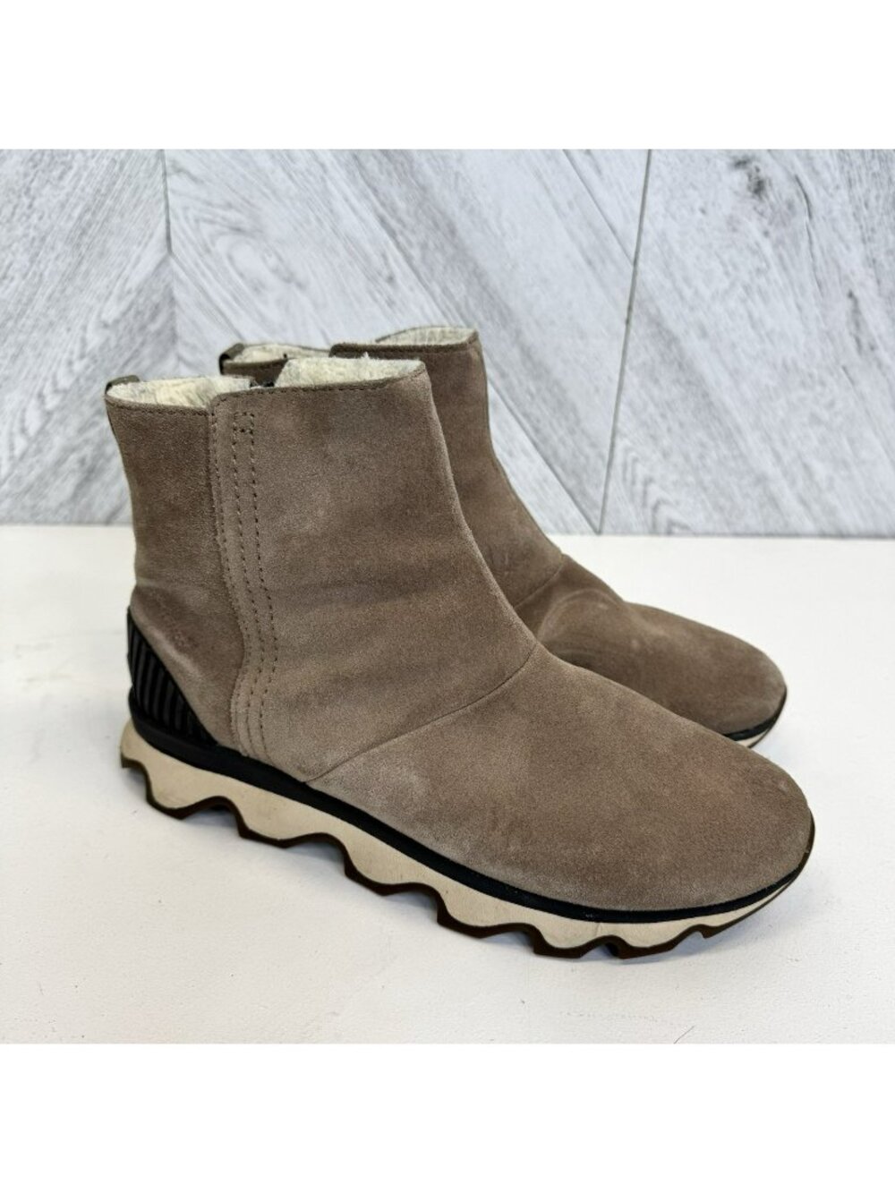 Sorel Kinetic Short Suede Waterproof Boots Womens US 8.5 Taupe Brown NL3128-240